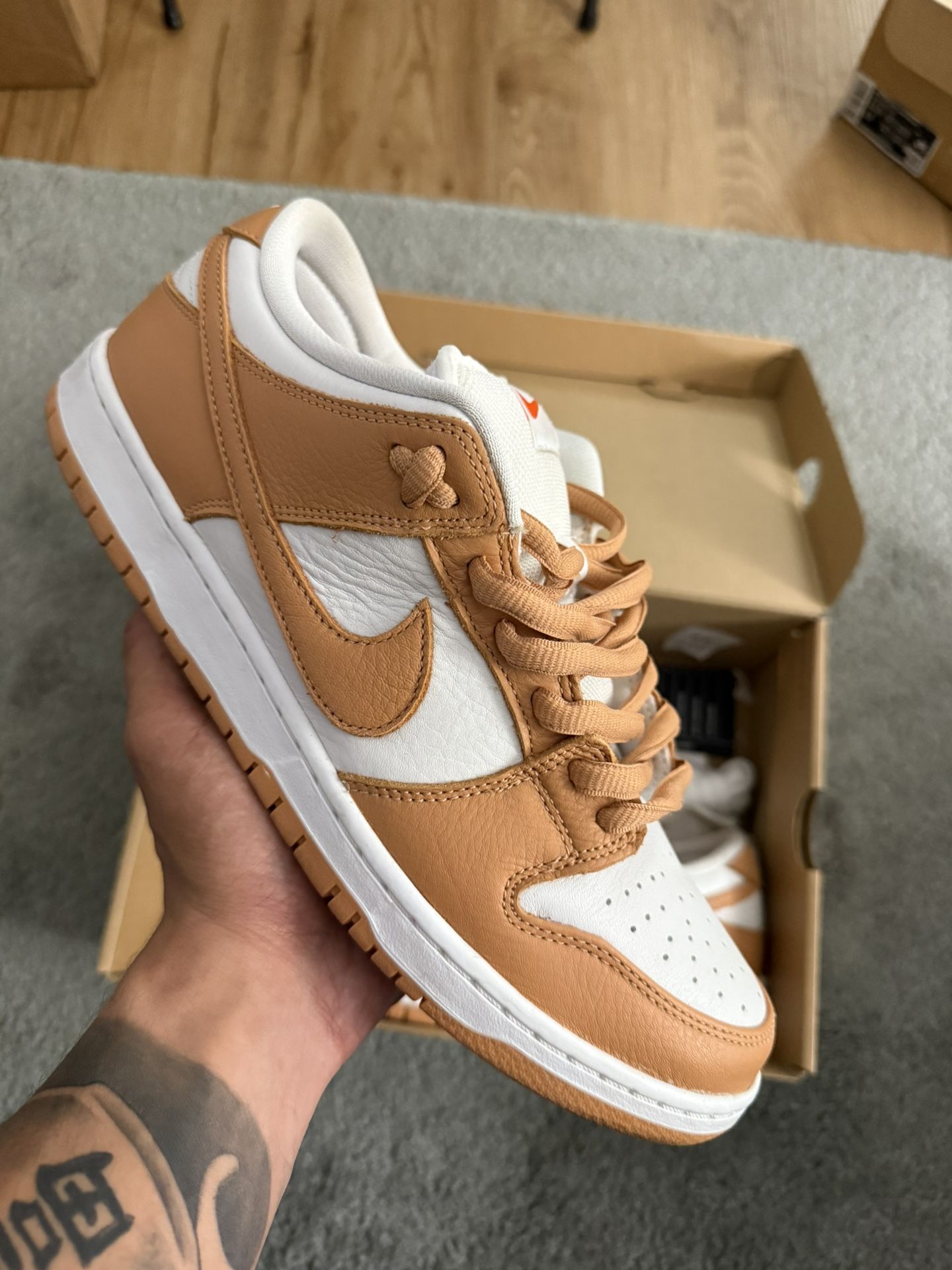 Nike SB Dunk Low ISO Cognac