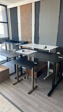 Brand new electric standing desks I have many different sizes and colors