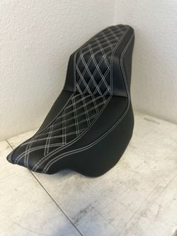 Harley Touring Seat 08-23