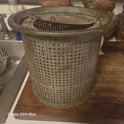 Vintage MINNOW BUCKET