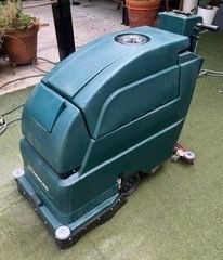 Walk behind floor scrubber