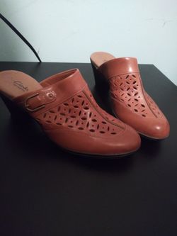 Clark's Wedge Clogs Size 9.5