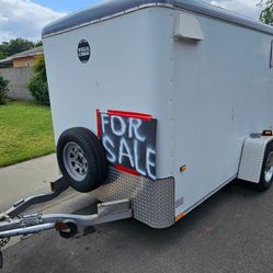 Enclosed trailer