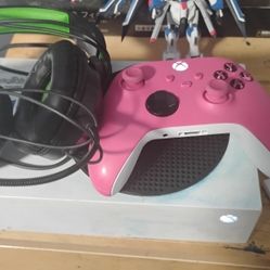 Xbox Series S Bundle