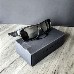 New Oakleys  Box, Pouch Cloth All Included