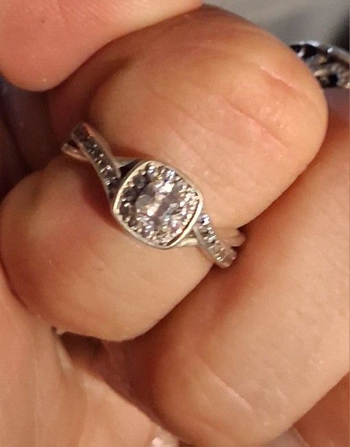 Sterling Silver Cubic Zirconia Crossover Band