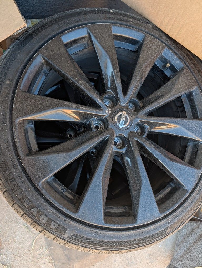 19" Nissan Wheels