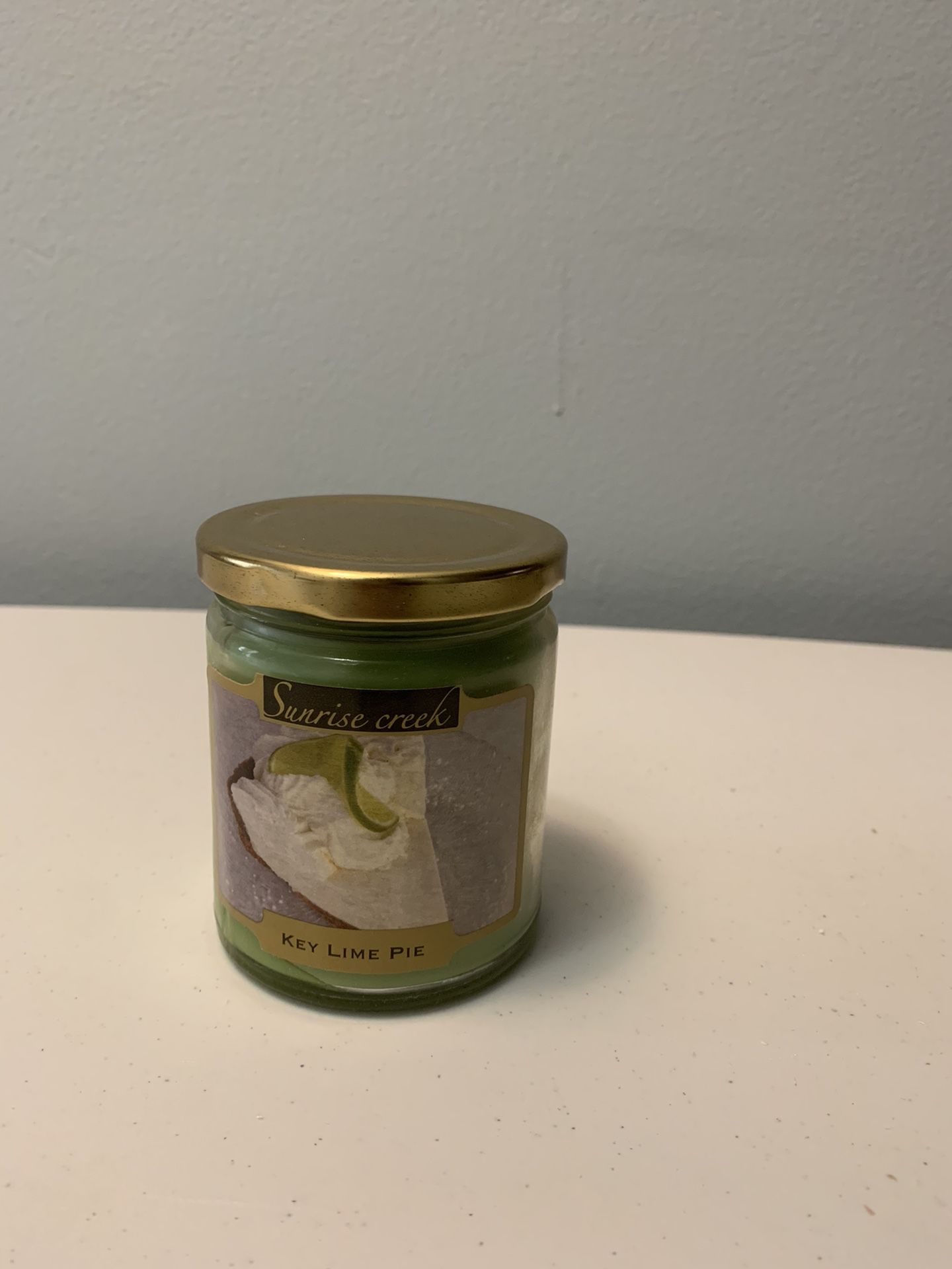 Sunrise Creek Key Lime Pie Scent Candle (Brand New)