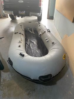 High Seas Inflatable Raft, Pump And Oars.