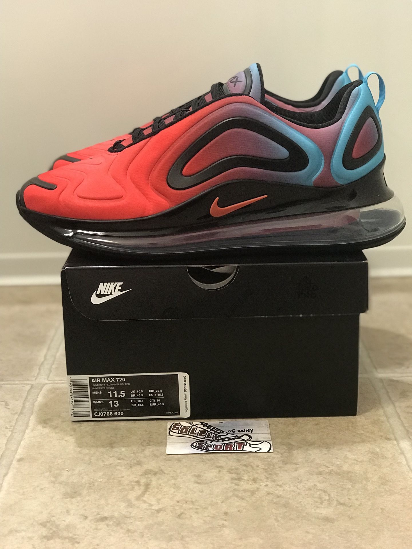 NEW Nike Air Max 720 Red Blue Black Mens 11.5