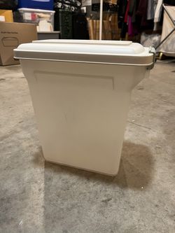 animal food container