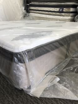 King pillow top hybrid mattress and box spring
