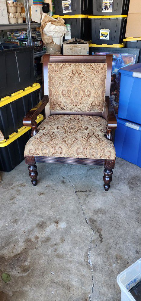 Vintage Gorgeous Armchair Accent / Sitting  Chair