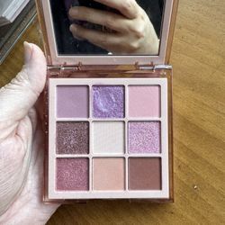 Huda beauty Nude Light Palette 