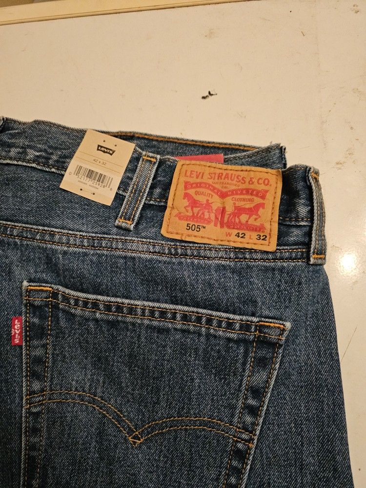 Levis