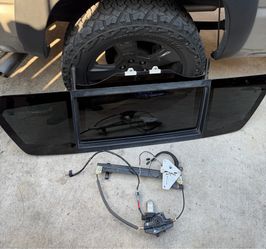Nissan Titan back window
