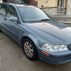 2002 Volvo V40