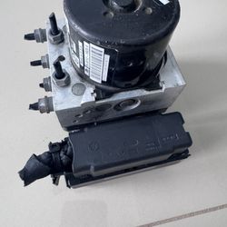 2013-2015 VW Passat ABS Anti-Lock Brake Pump Module Assembly 1K0 614 517 EA