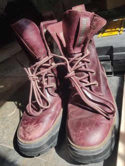 Size 9.5 womens timberland boots