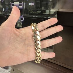 Bracelet Yellow Gold 14k. Cuban Link