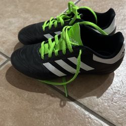 Kids Soccer Shoes