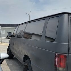 2004 Ford E-350