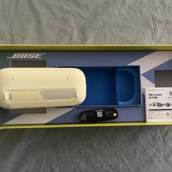 BOSE SoundLink Flex Portable Speaker Gen 2 - Brand New 