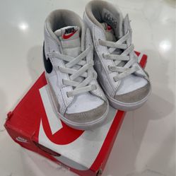 6C Nike Blazers