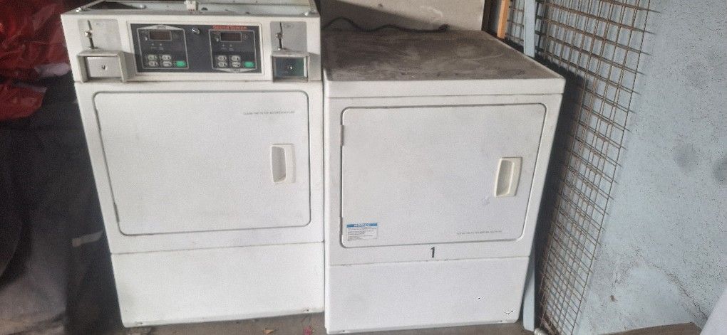Commercial Clothes Dryer