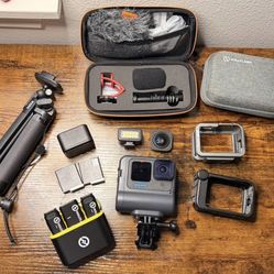 GoPro Hero 12 Black FULL Creator Bundle (Mic, Lights, Case, Batteries)