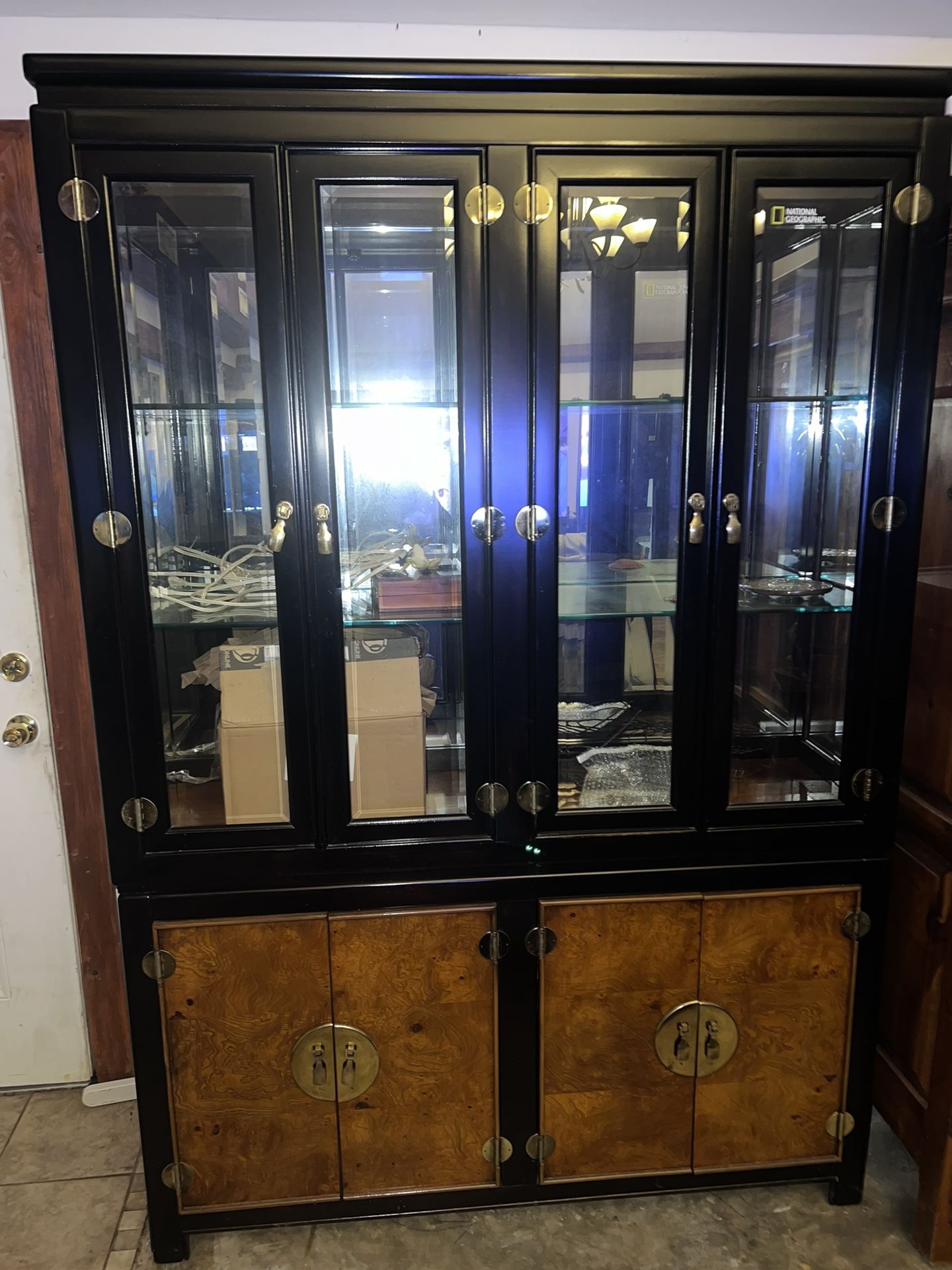 Broyhill premier ming dynasty: Hutch, Dining Table 6 Chairs, 2x Extensions, And Buffet