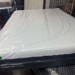 QUEEN SIZE TEMPURPEDIC PROADAPT (SOFT) MATTRESS & BOX SPRING BED SET