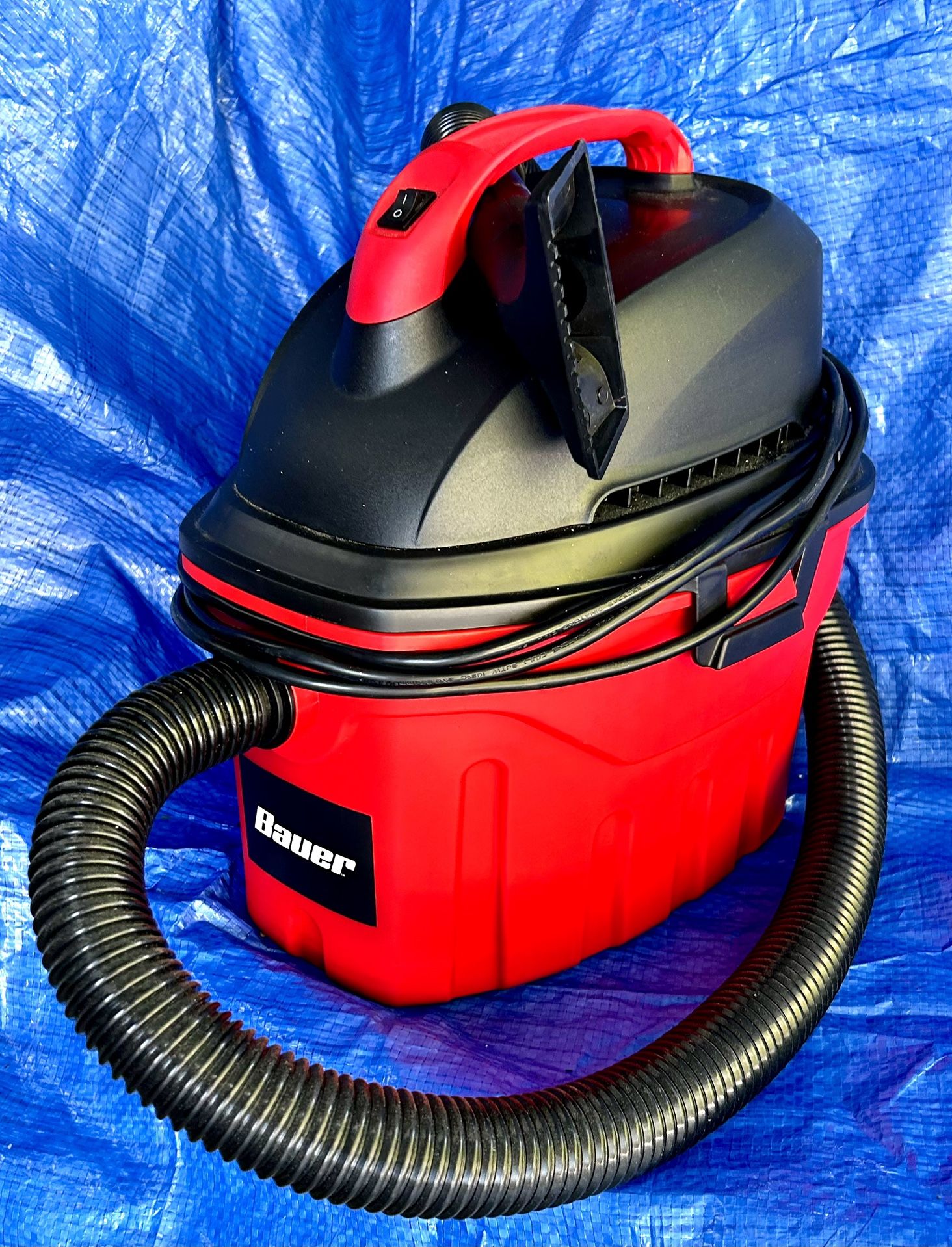 BAUER 3 Gallon, 3 Peak HP Wet/Dry Vacuum