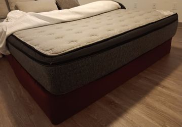 QUEEN  SIZE  MATTRESS  AND  BOX  SPRING.