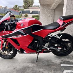 2018 Honda CBR 600 RR super low miles