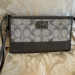 Vintage Coach Wallet Wristlet / Cell Phone Carrier