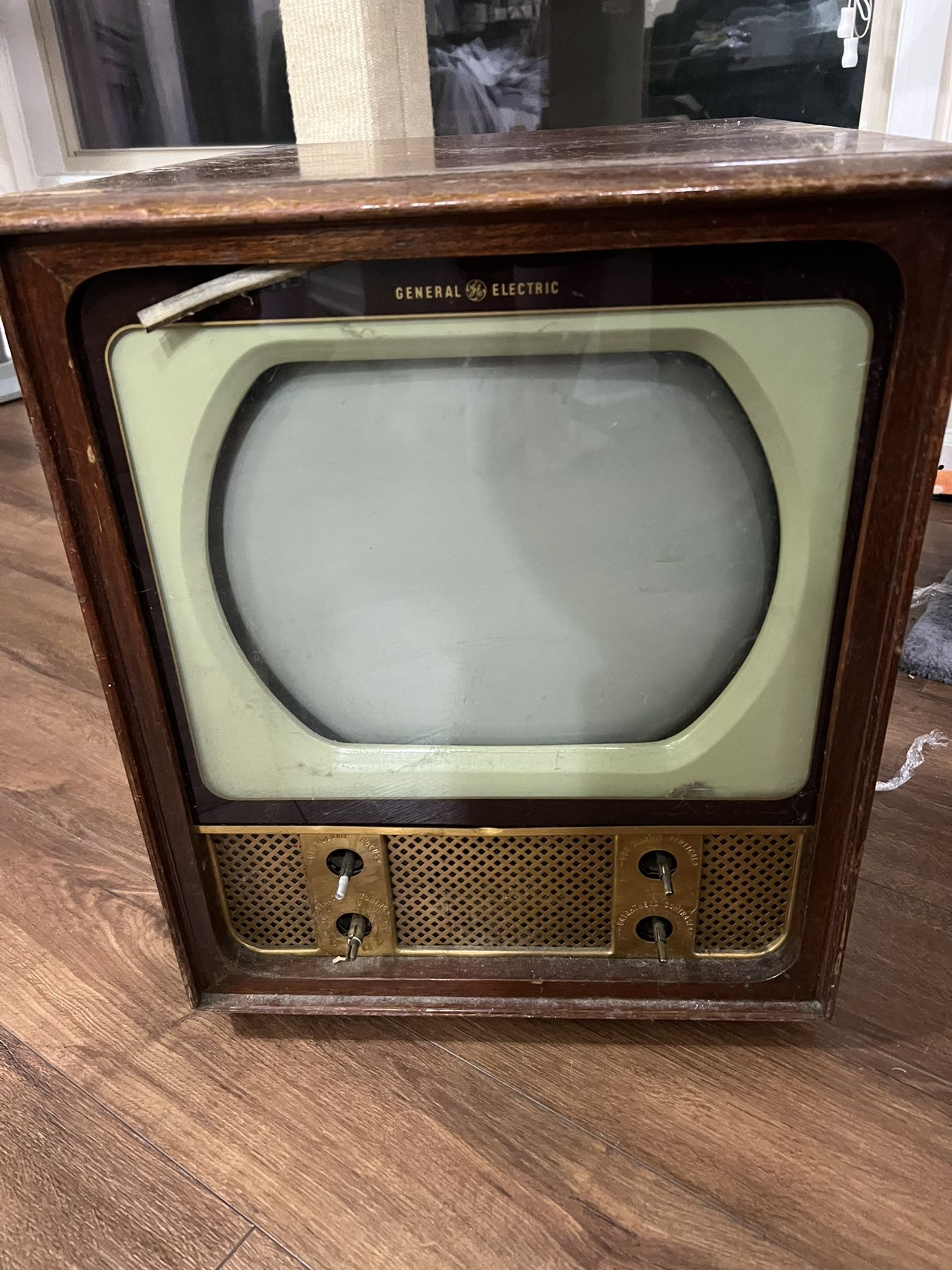 Vintage GE TV