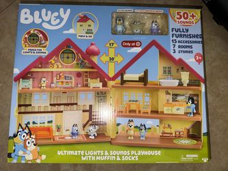 Bluey ultimate lights & sounds playhouse with muffin & socks