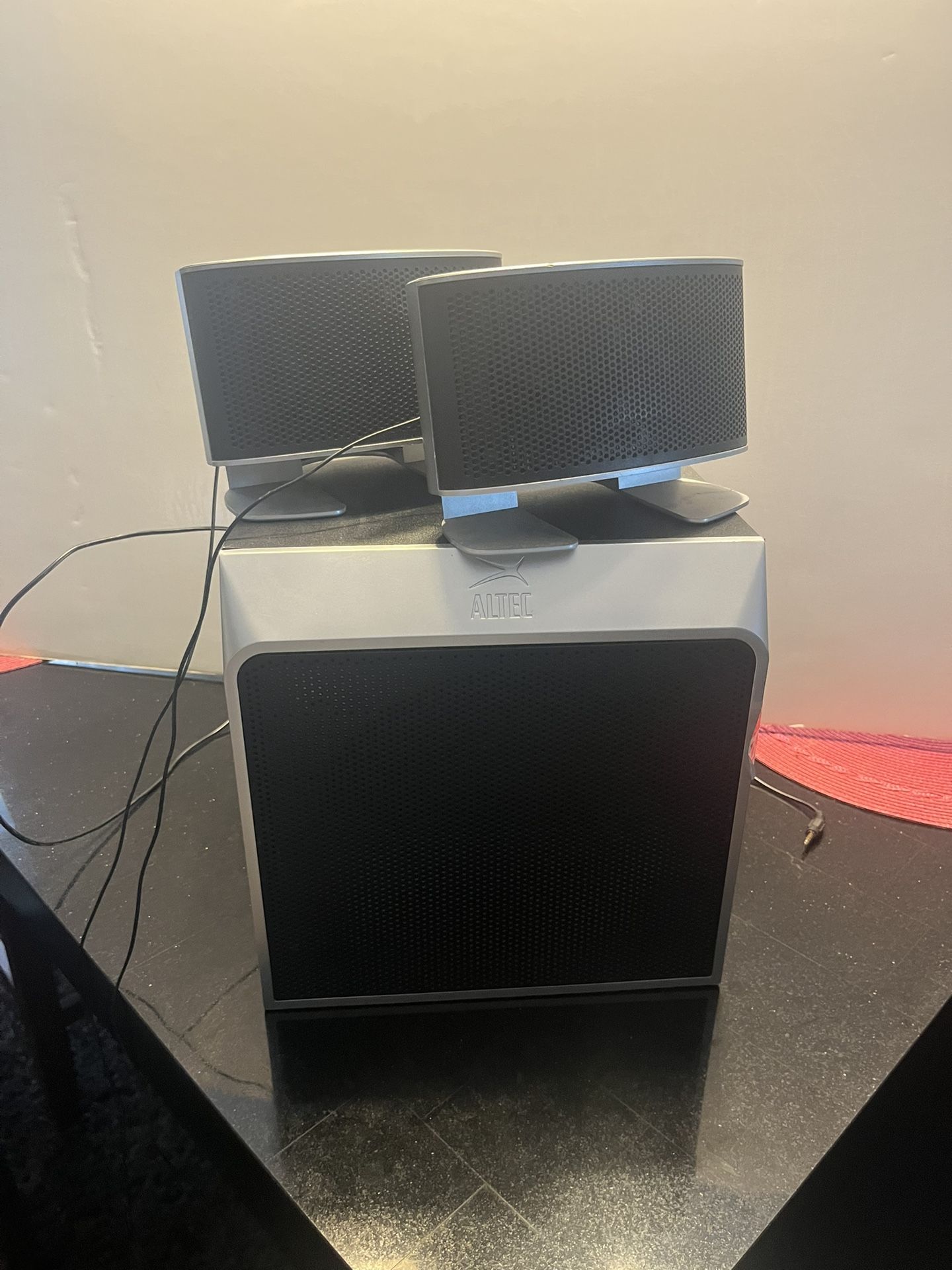 Altec Computer Speakers With Satellite Speakers , Works Like New.