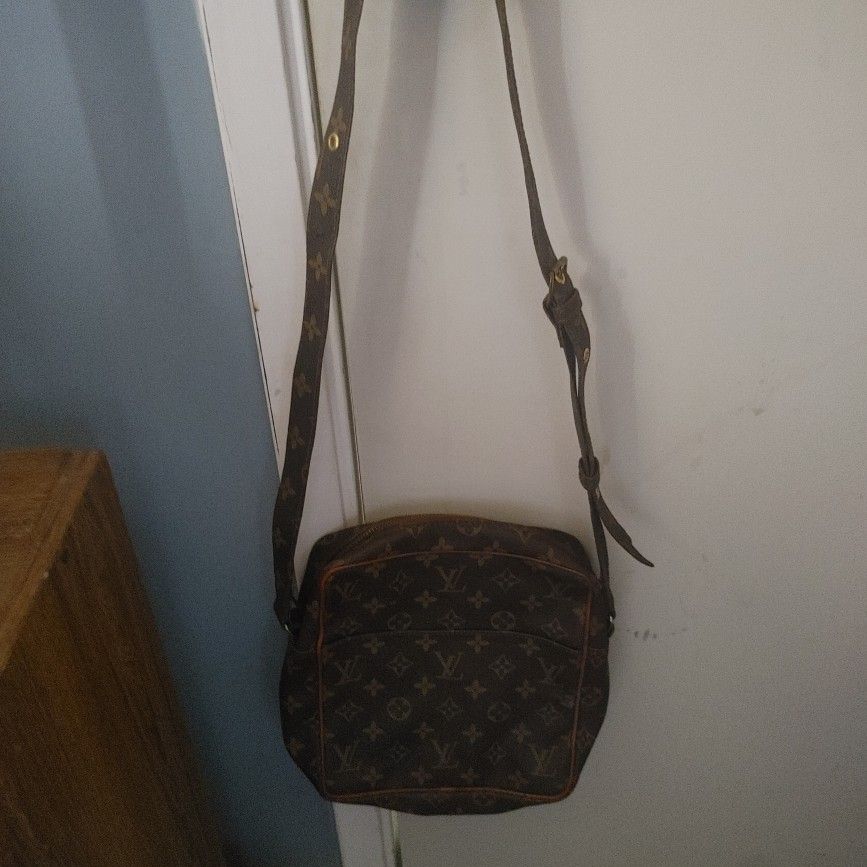 BEAUTIFUL Authentic Louis Vuitton Totally MM for Sale in Menifee, CA -  OfferUp
