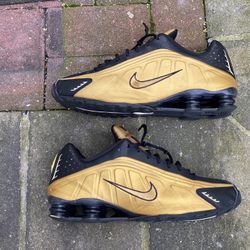 Nike Shox R4 Gold