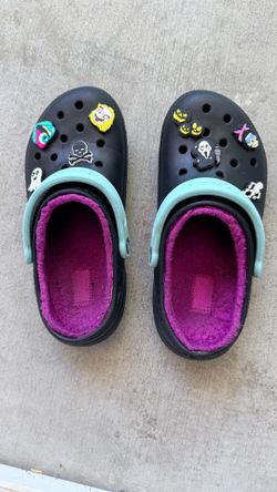 Black Crocs