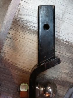 Trailer Hitch And 2 Balls
