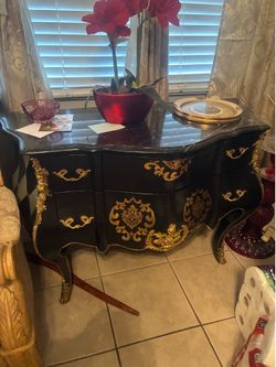 Vintage Ornate Black & Gold Bombe Chest / Accent Dresser