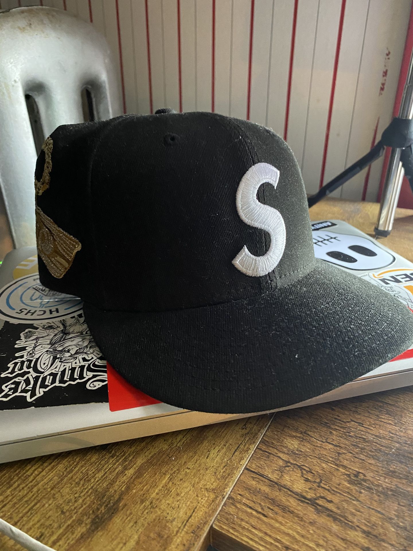 Supreme Fitted Size 7 1/2
