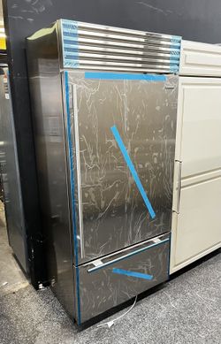 Subzero Built In Stainless Steel Bottom Freezer Refrigerator 36”