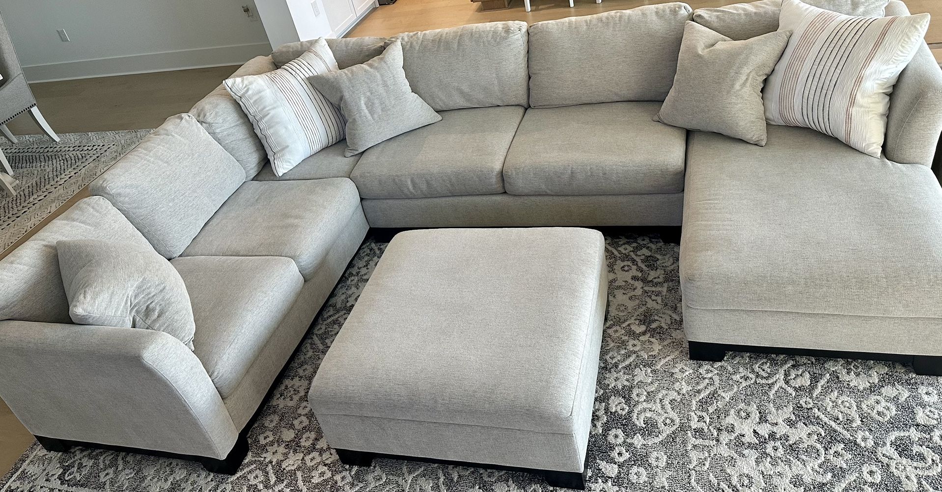 2-in-1 Sleeper Radley 6-Piece Fabric Chaise Sectional Sofa