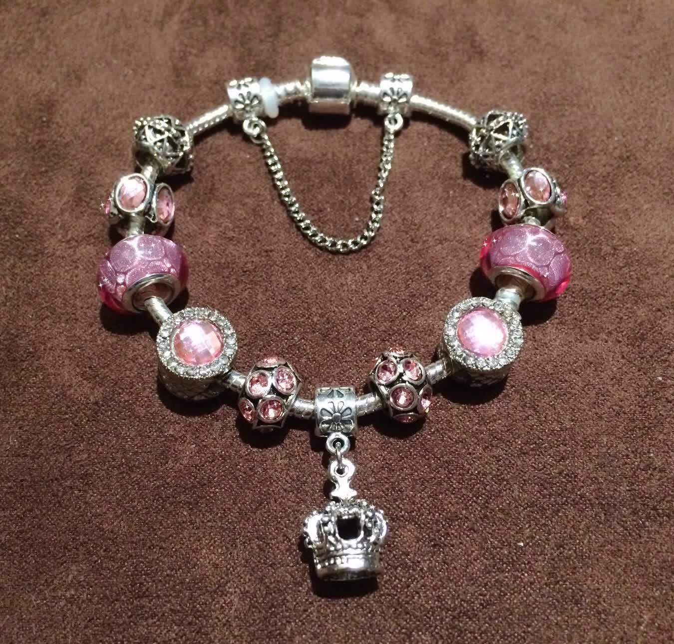 Brand New Pendant Charm Bracelet With Red Velvet Gift Bag 