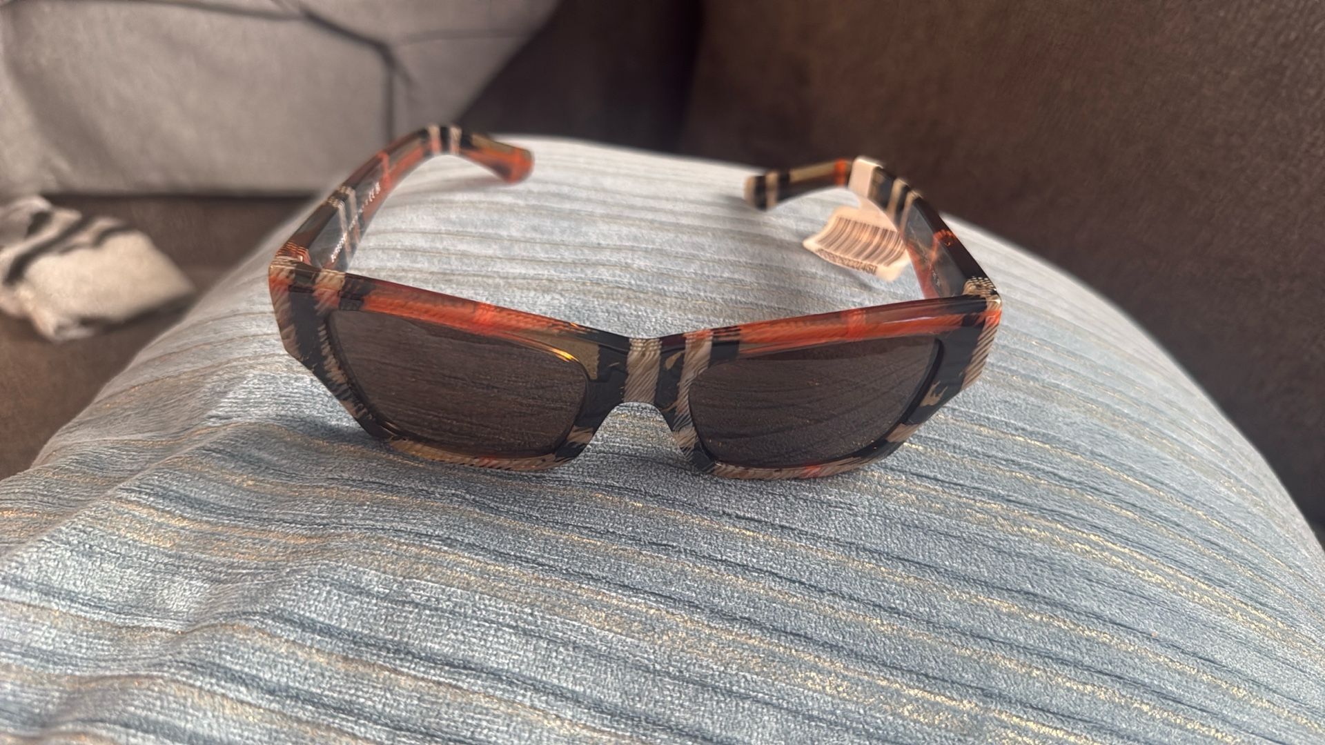 Burberry Women Shades