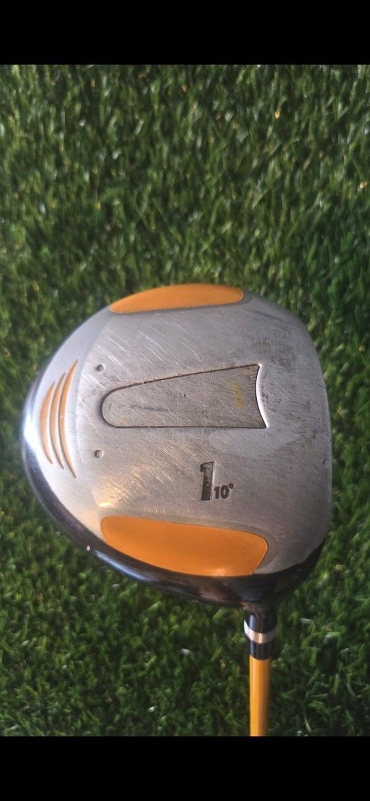 Wilson Ultra golf driver (specifically a 1 wood) with a 10-degree loft.